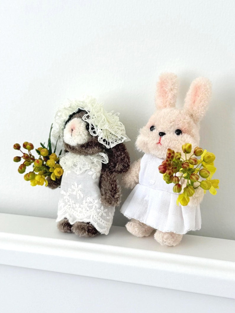 Figurines d'animaux en fils chenille — d'adorables décorations pour votre étagère.