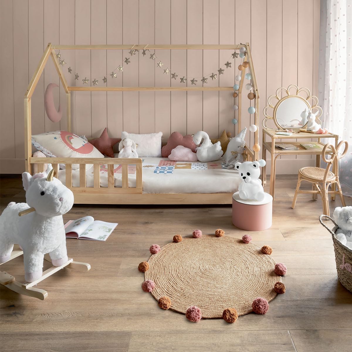 Lit cabane enfant Bosco 90 x 190 cm bois de pin sommier 16 lattes dimensions 195 x 98 x 145,5 cm charge 110 kg bois clair