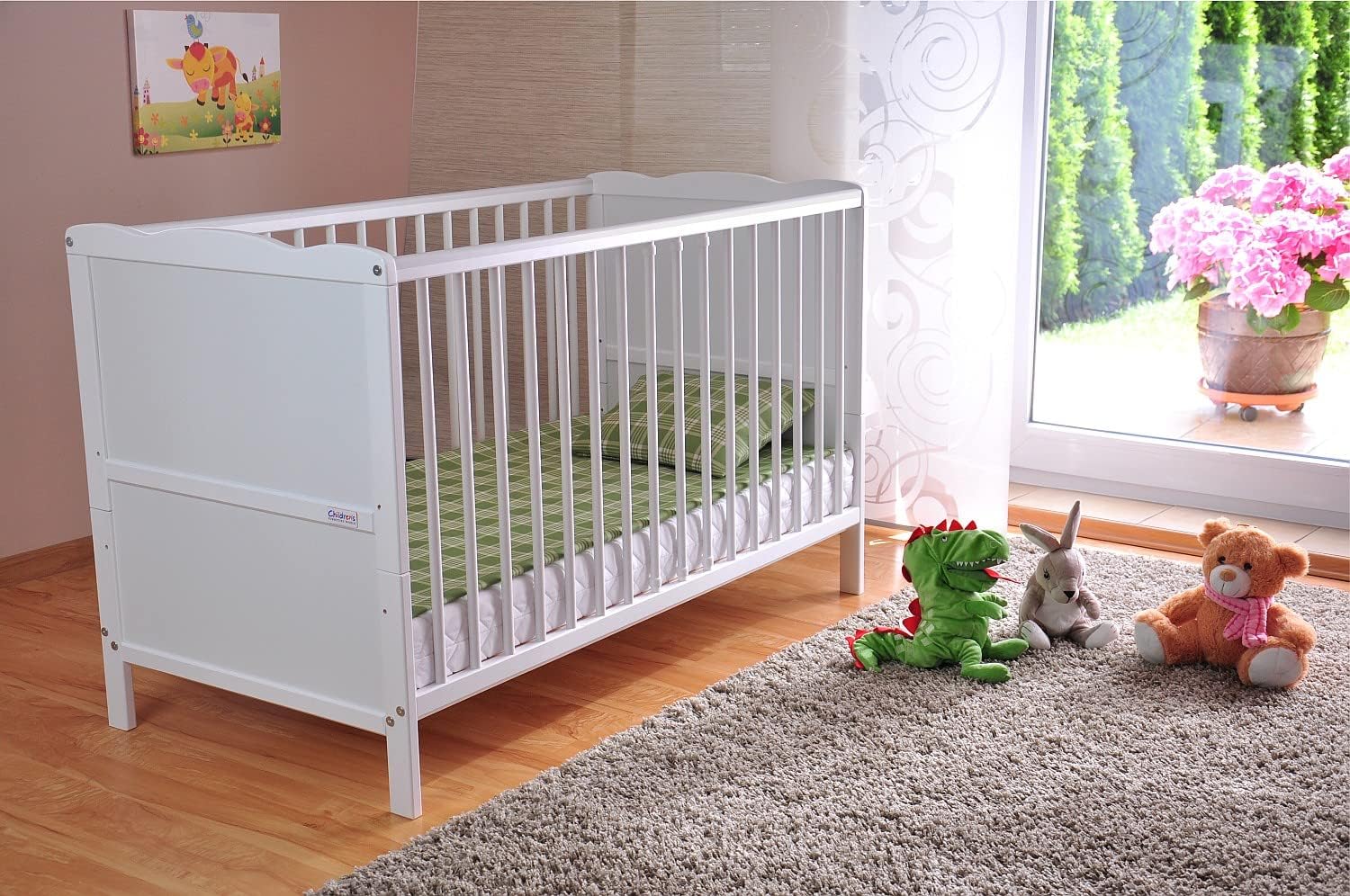 Lit bébé transformable 120 x 60 cm bois de pin avec matelas mousse Aloe Vera hauteur réglable rails protection blanc