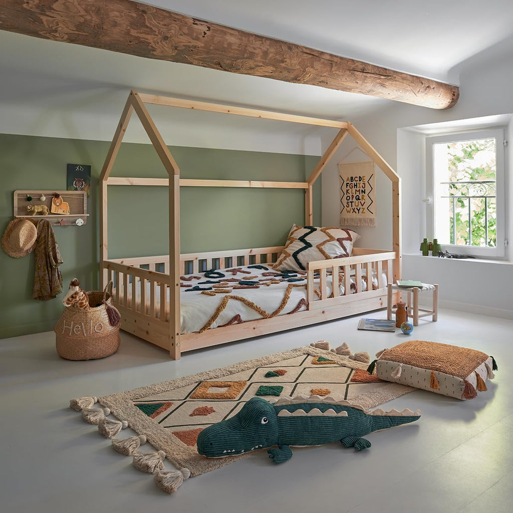 Lit cabane enfant Bosco 90 x 190 cm bois de pin sommier 16 lattes dimensions 195 x 98 x 145,5 cm charge 110 kg bois clair