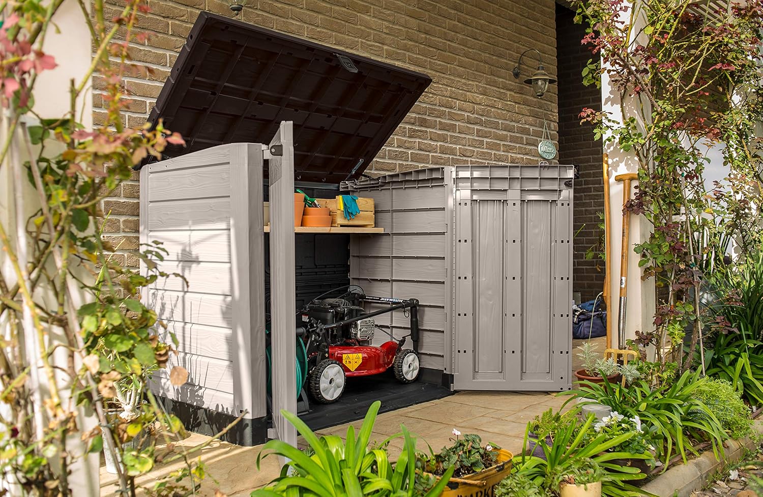 Abri horizontal poubelle SIO Pro 1200 litres en polypropylène imperméable avec plancher inclus verrouillable charge maximale 28 kg