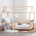 Lit cabane enfant Bosco 90 x 190 cm bois de pin sommier 16 lattes dimensions 195 x 98 x 145,5 cm charge 110 kg bois clair