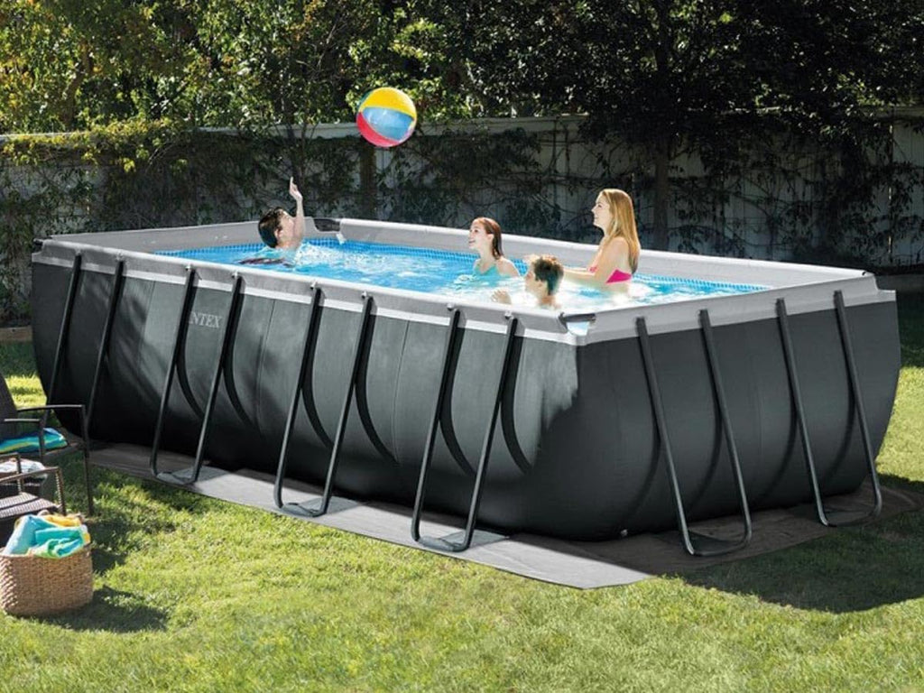 Piscine tubulaire rectangulaire Ultra XTR 5,49 x 2,74 x 1,32 m capacité 17 000 L en PVC avec pompe à filtre échelle et bâche incluses