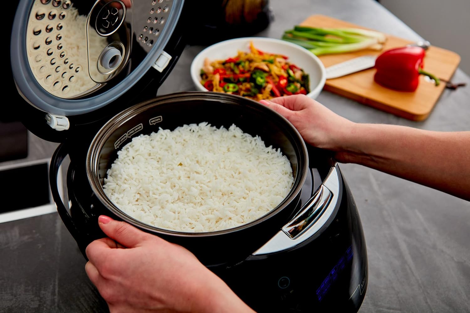 Cuiseur à riz Sakura YUM-EN15 8 tasses 1,5 L logique floue bol céramique 12 fonctions 860 W noir argent