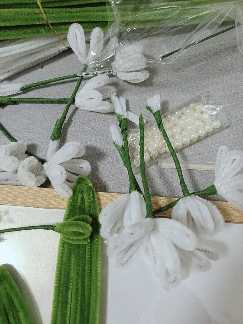 Obraz ścienny 3D konwalia z perłowymi akcentami, elegancka dekoracja domu, 8x8 cali
