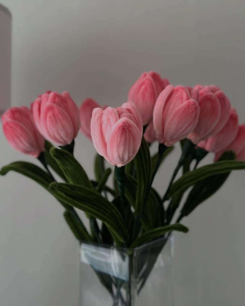 Gradient różowy bukiet tulipanów ręcznie robiony z drucika szenilowego 40 cm 13 łodyg kompozycja kwiatowa