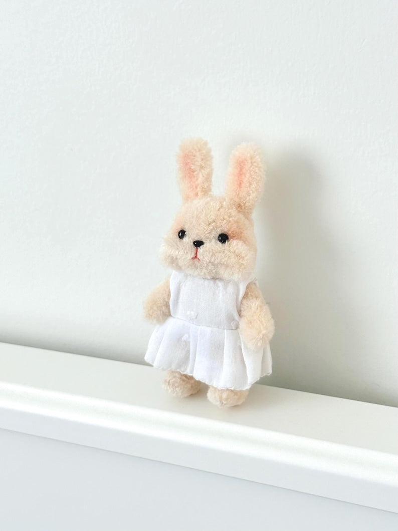 Ręcznie robiony wazon w kształcie króliczka, mały pojemnik na pąki, dekoracja do ogrodu wróżek, 10 cm, szenil