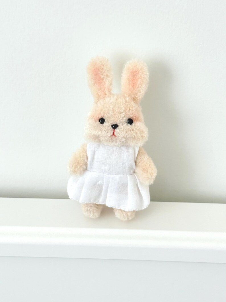 Ręcznie robiony wazon w kształcie króliczka, mały pojemnik na pąki, dekoracja do ogrodu wróżek, 10 cm, szenil