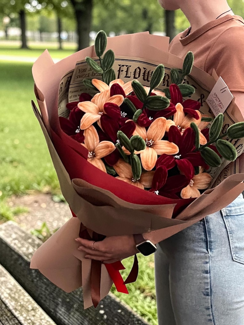 Bukiet z lilii chenille – miękkie kwiaty z drucików kreatywnych, dekoracja kwiatowa, 40 cm